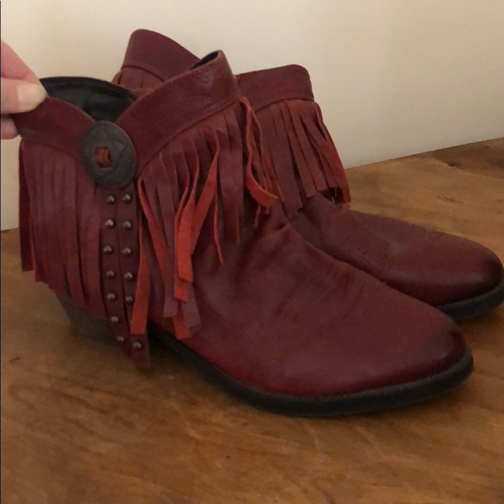 Free Bird by Steven Red Fringe Cowboy Boot